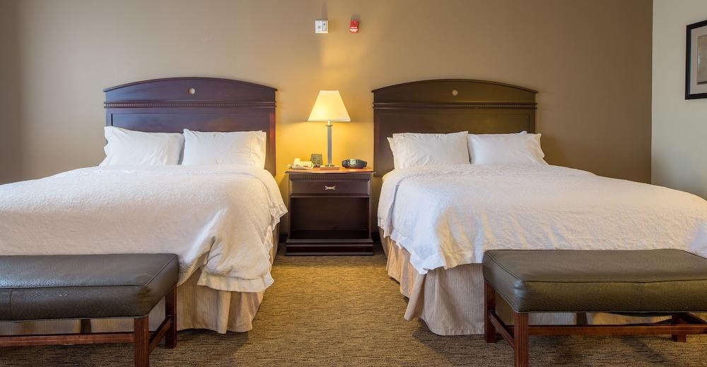 Hampton Inn & Suites Burlington Bagian luar foto