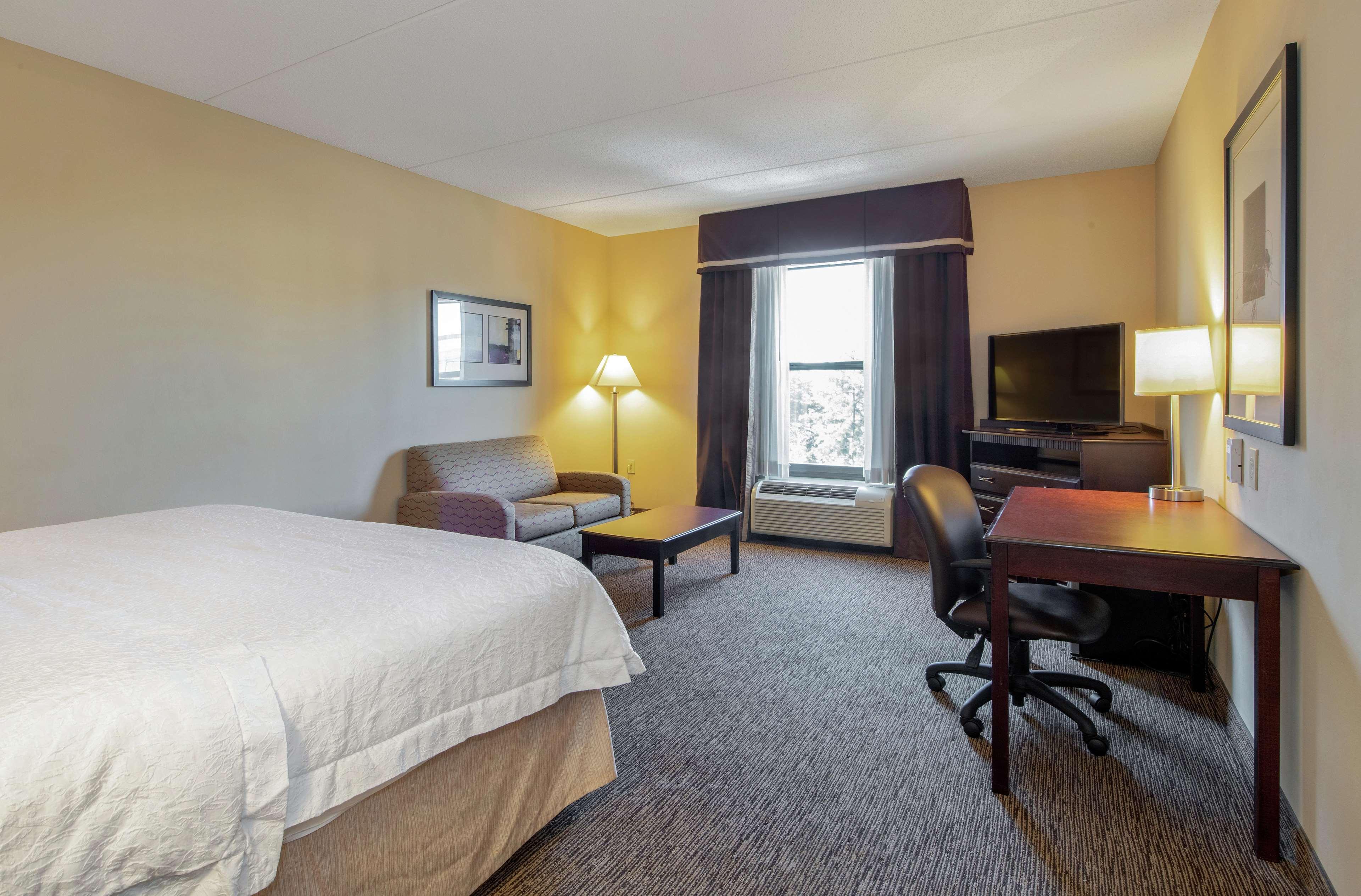 Hampton Inn & Suites Burlington Bagian luar foto