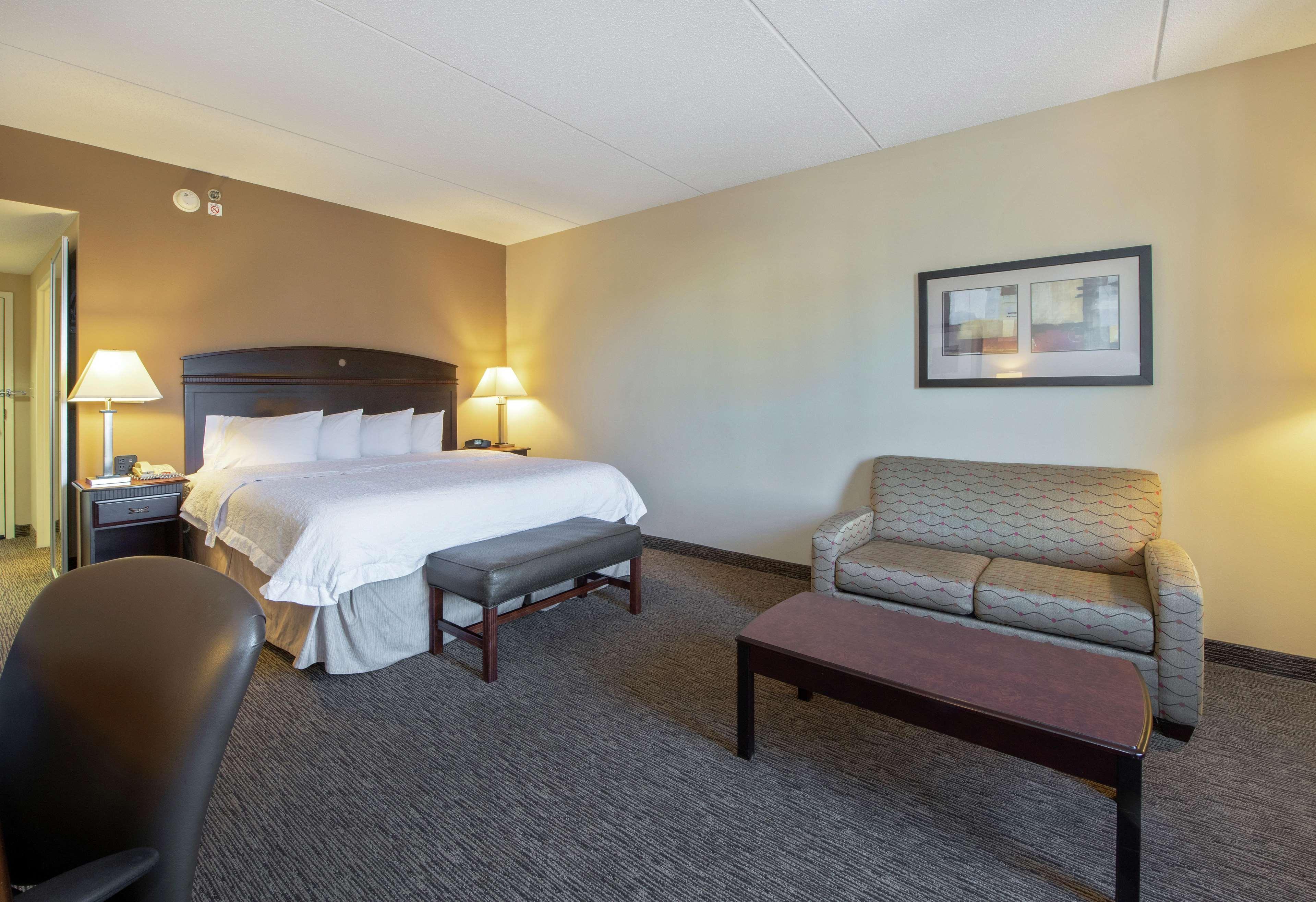 Hampton Inn & Suites Burlington Bagian luar foto
