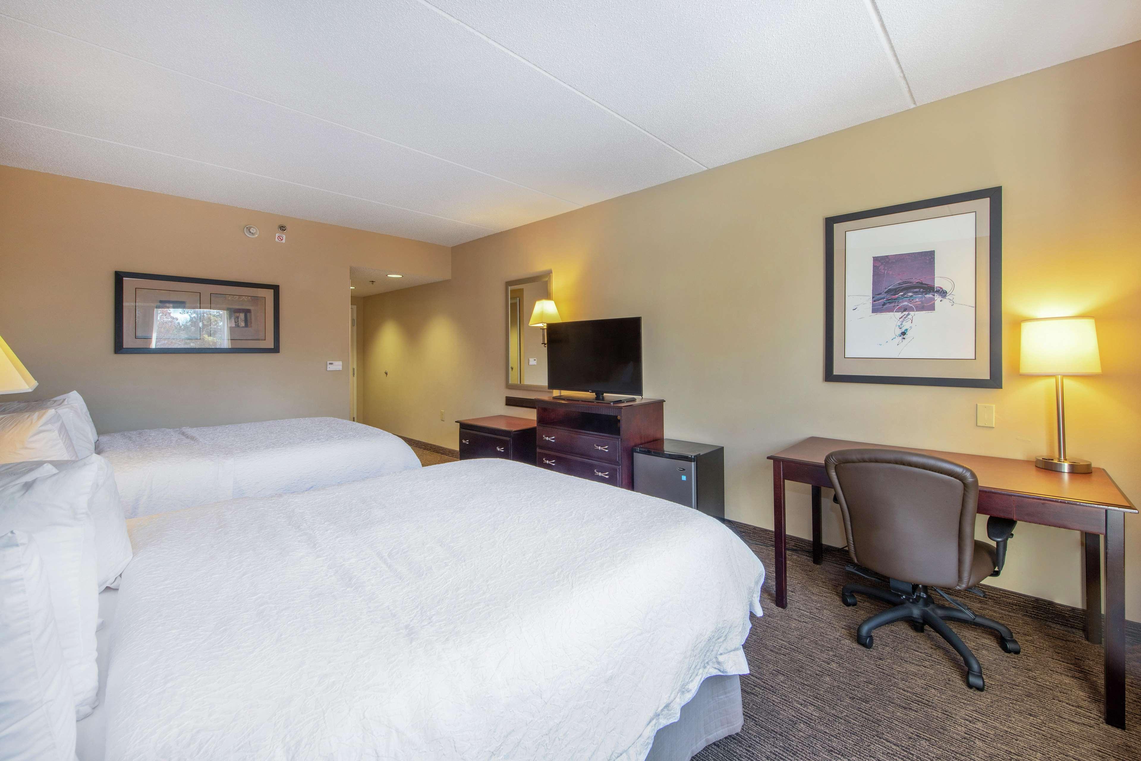 Hampton Inn & Suites Burlington Bagian luar foto