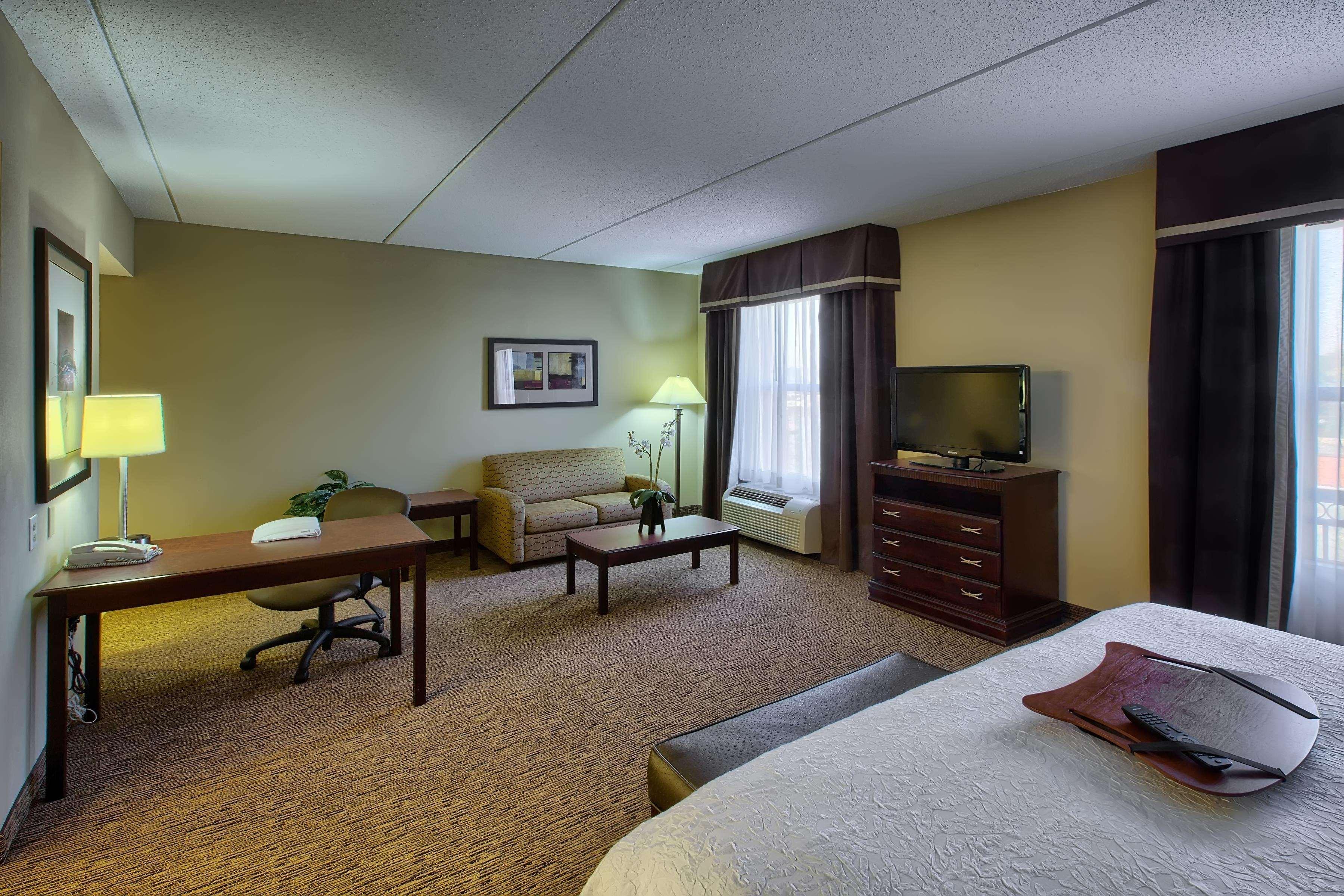 Hampton Inn & Suites Burlington Bagian luar foto