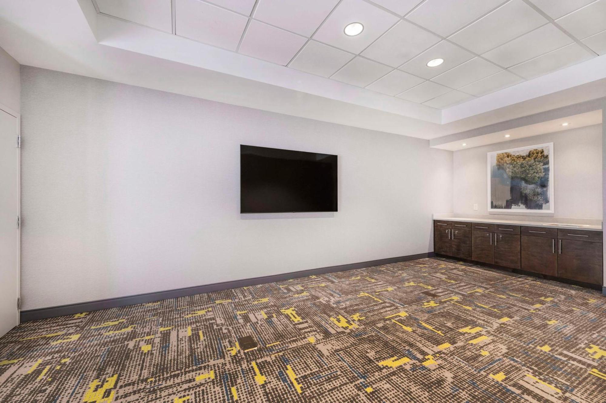 Hampton Inn & Suites Burlington Bagian luar foto