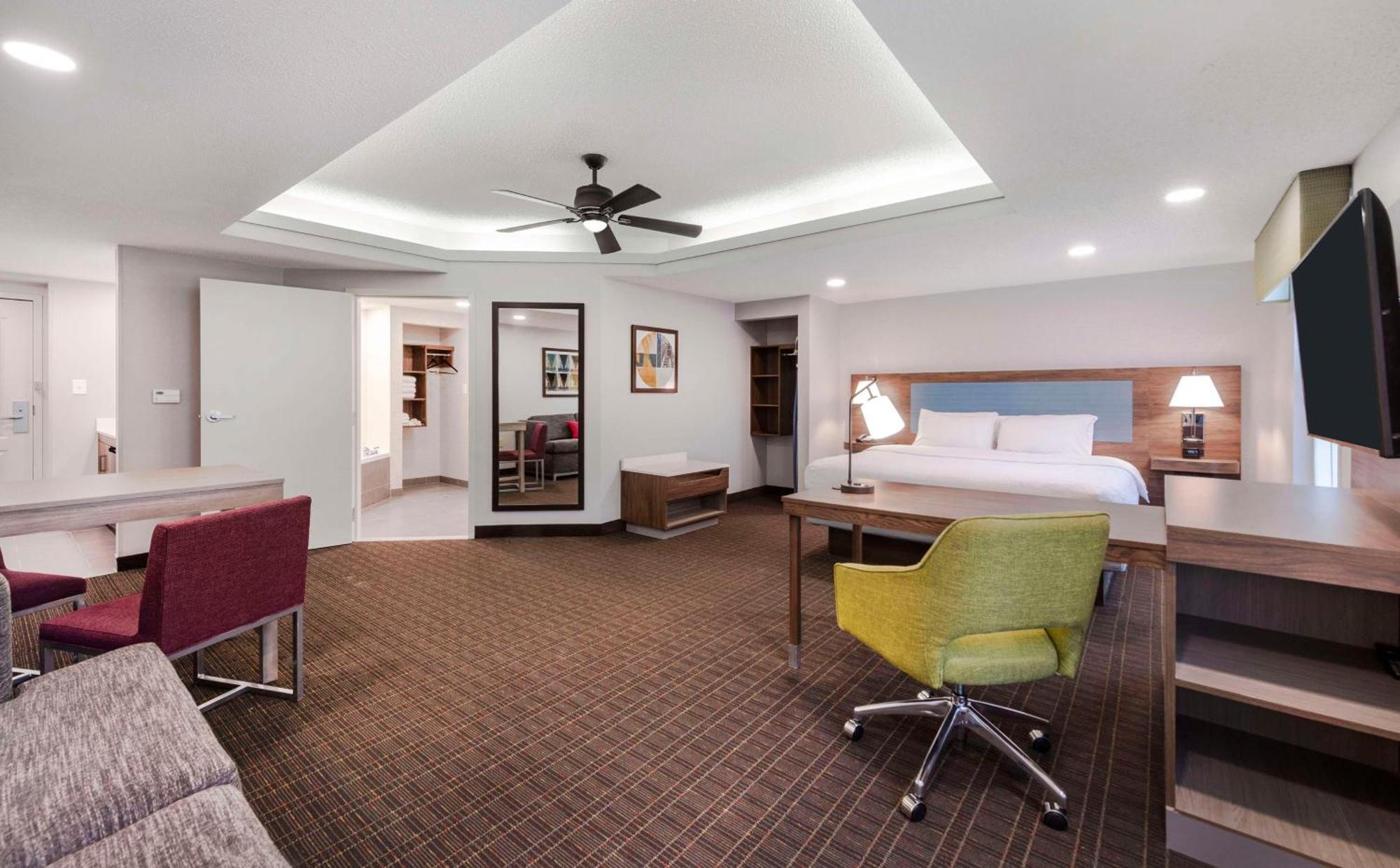 Hampton Inn & Suites Burlington Bagian luar foto