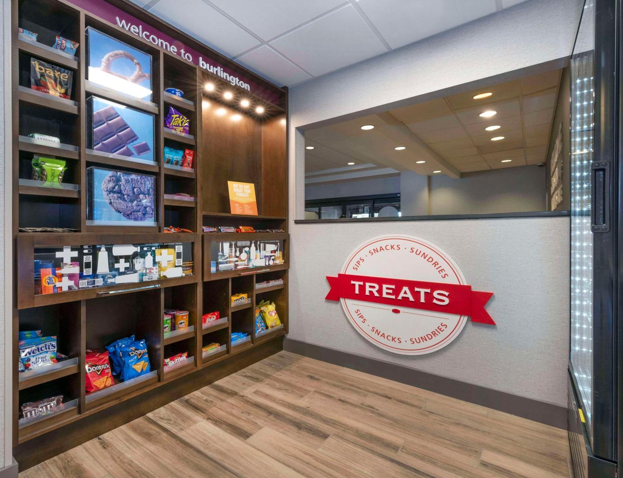 Hampton Inn & Suites Burlington Bagian luar foto