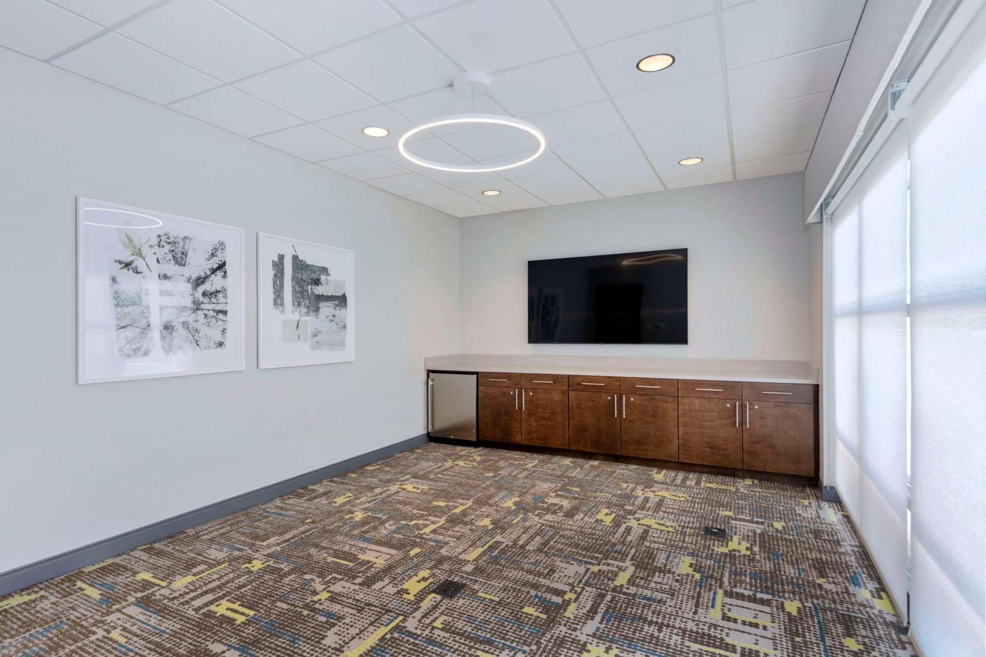 Hampton Inn & Suites Burlington Bagian luar foto