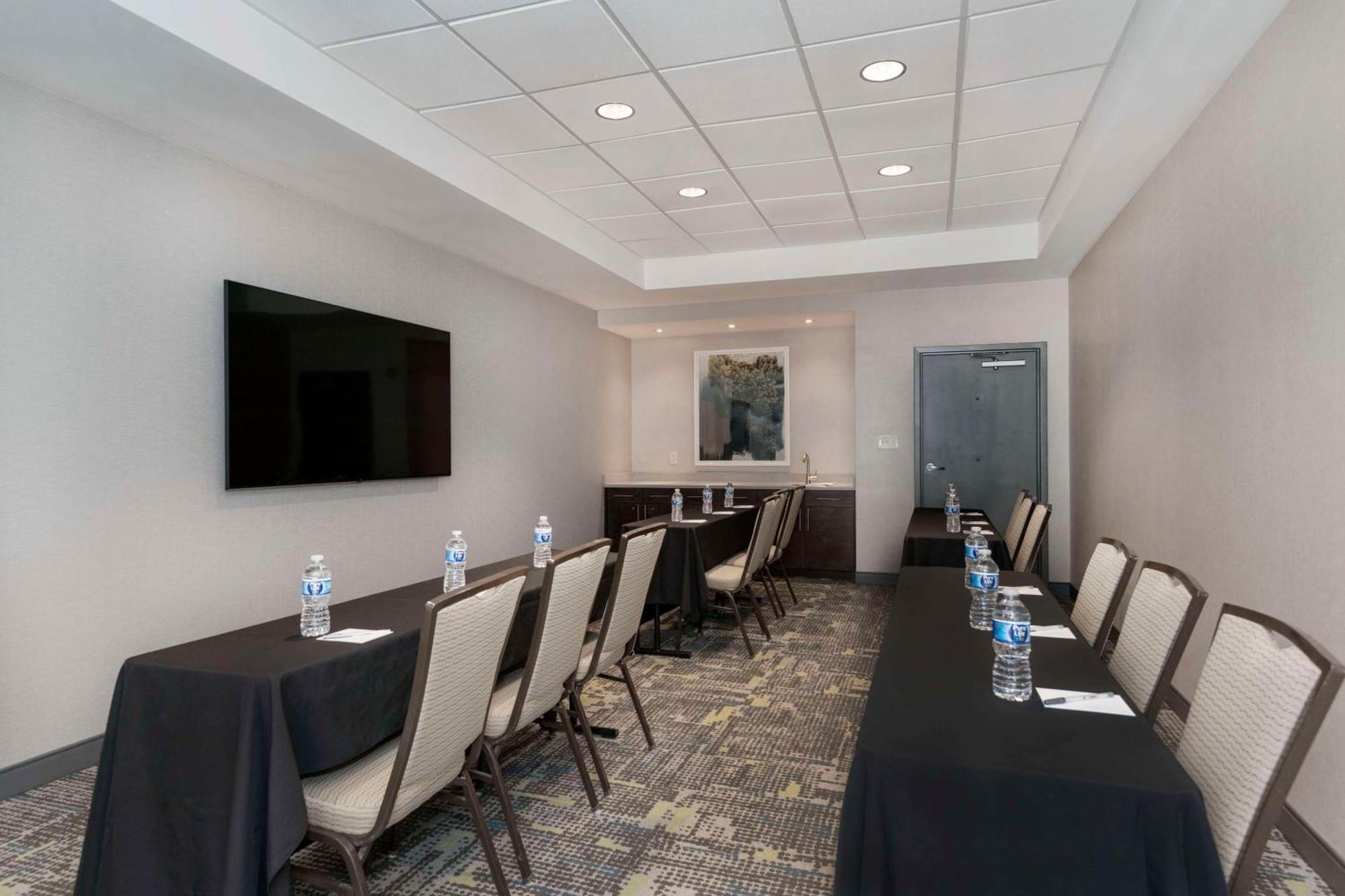 Hampton Inn & Suites Burlington Bagian luar foto