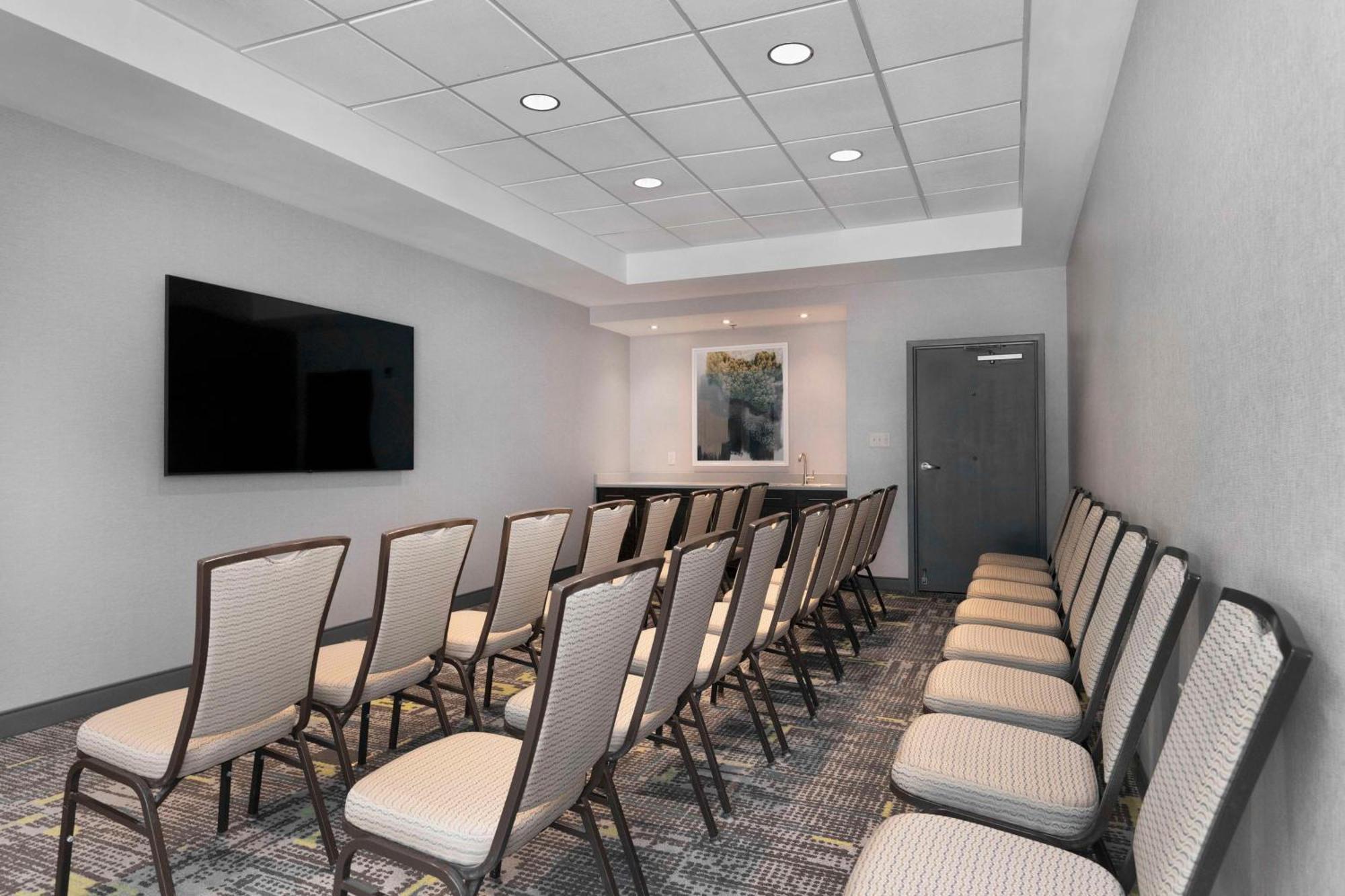 Hampton Inn & Suites Burlington Bagian luar foto