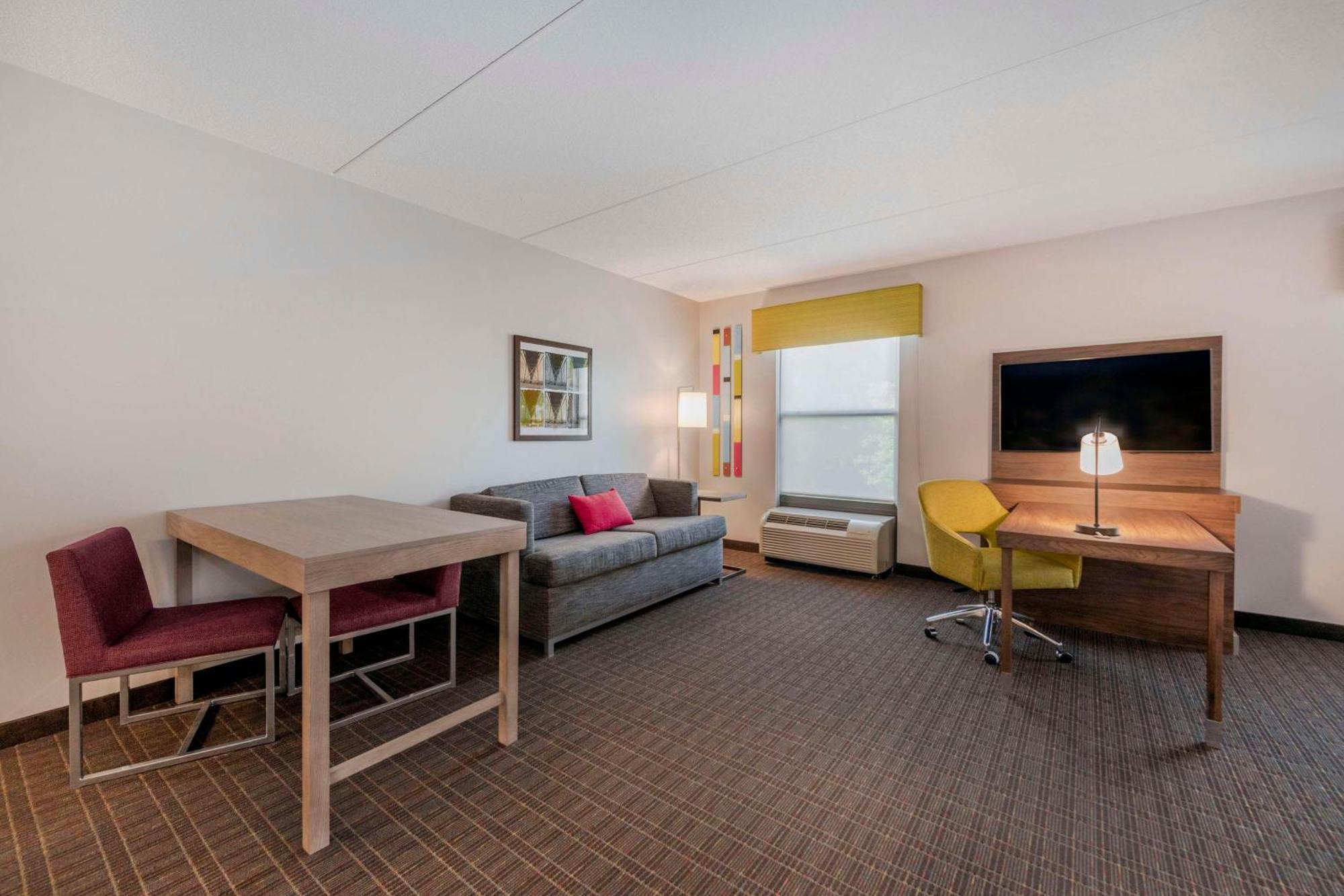 Hampton Inn & Suites Burlington Bagian luar foto
