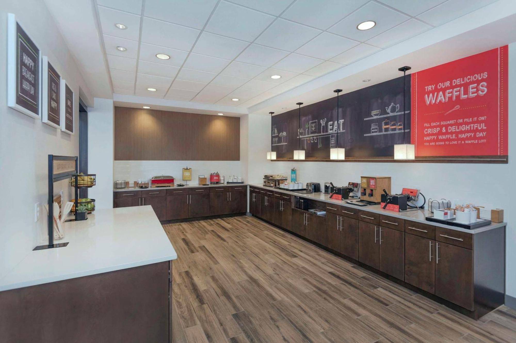 Hampton Inn & Suites Burlington Bagian luar foto