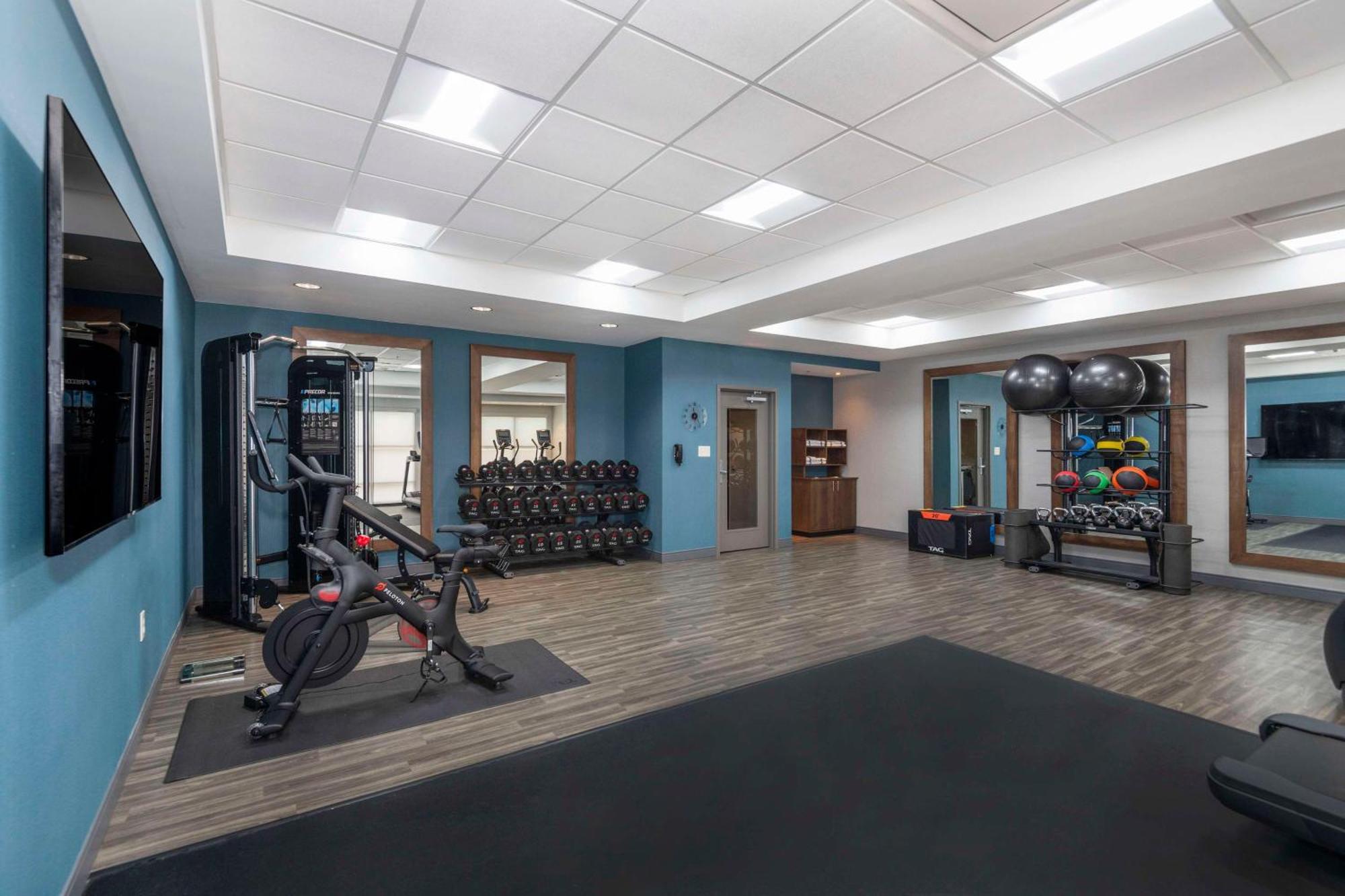 Hampton Inn & Suites Burlington Bagian luar foto