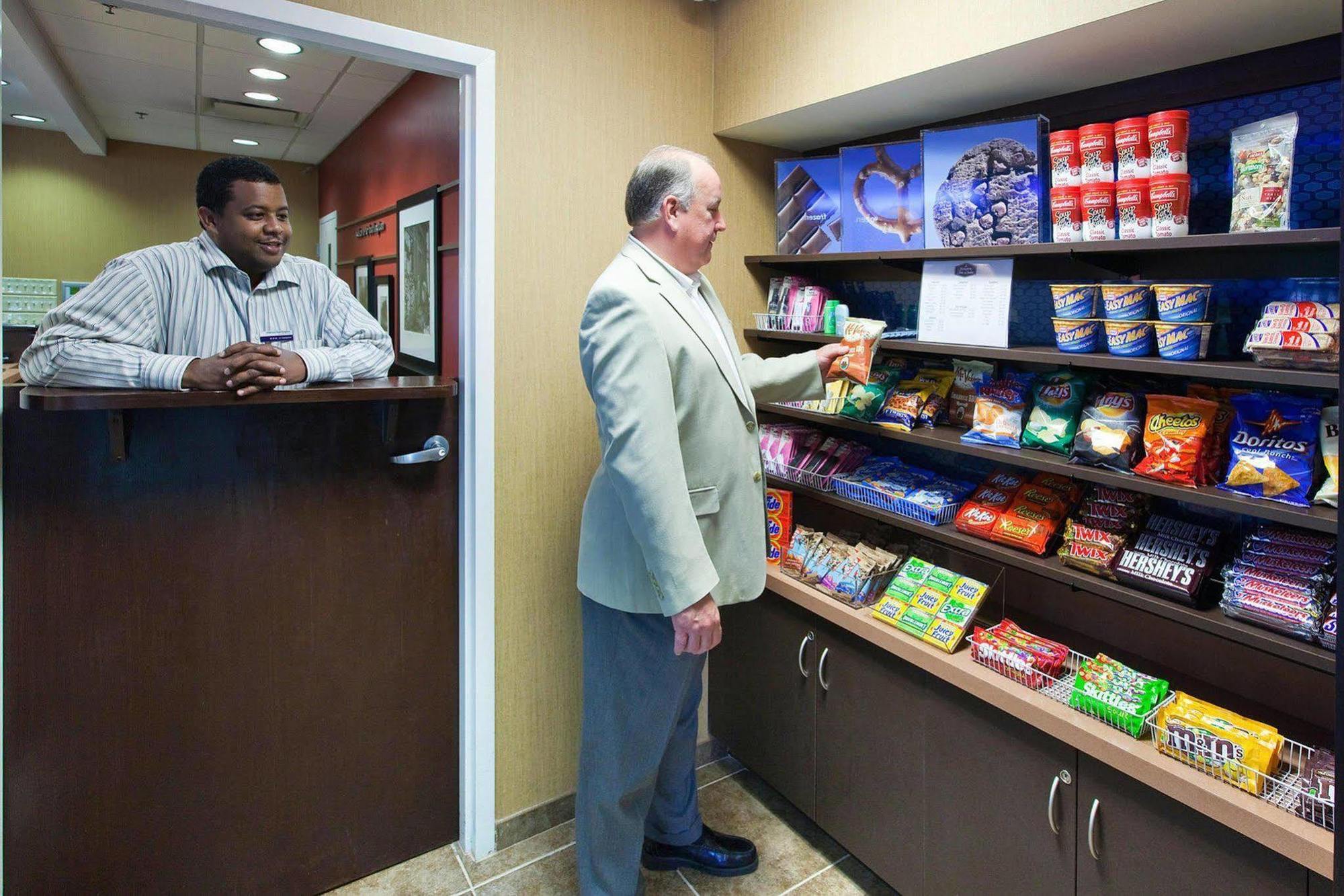 Hampton Inn & Suites Burlington Restoran foto